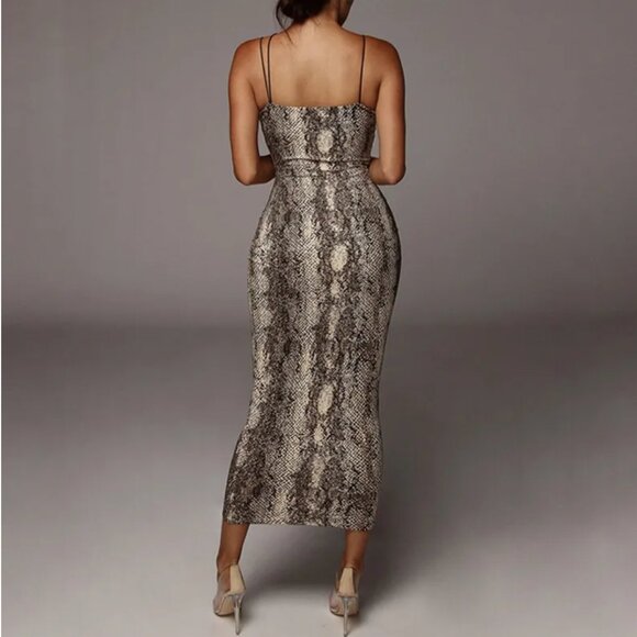 Spaghetti Straps Sleeveless - Picture 2 of 9